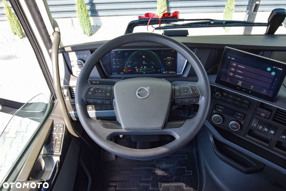 Volvo FH500 / EURO 6 / NOWY MODEL / KLIMATYZACJA POSTOJOWA / ACC / LEDY / 2 ZBIORNIKI PALIWA / FULL SPILERY / 2022 / SERWISOWANY / SPROWADZONY - 24