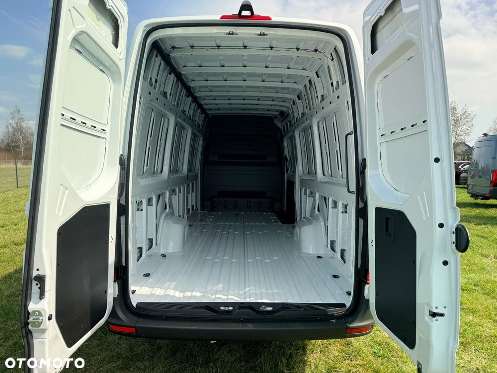 Mercedes-Benz Sprinter - 10