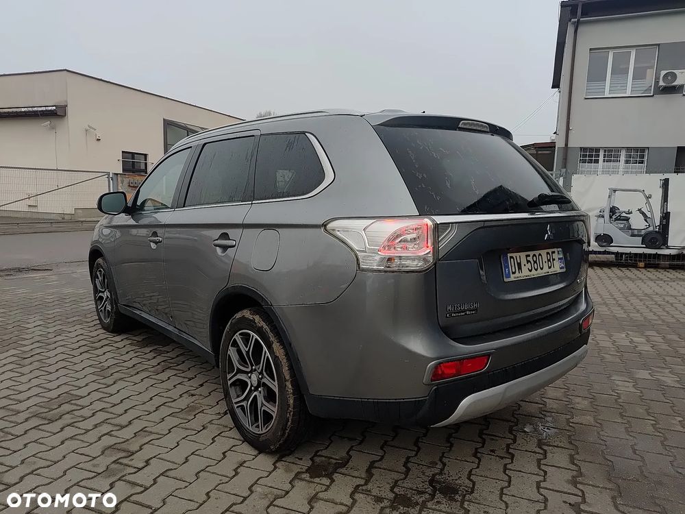 Mitsubishi Outlander 2.2 DI-D 4WD Plus - 5