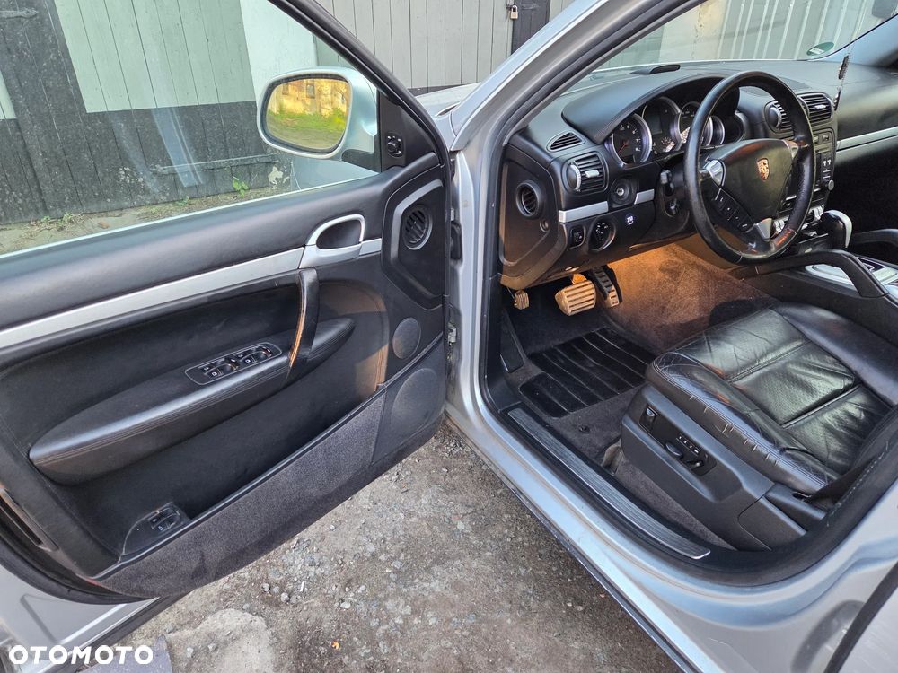 Porsche Cayenne - 10