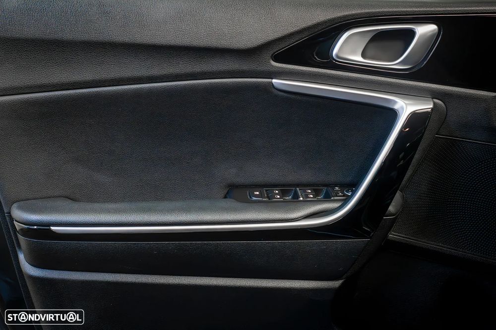 Kia XCeed - 24