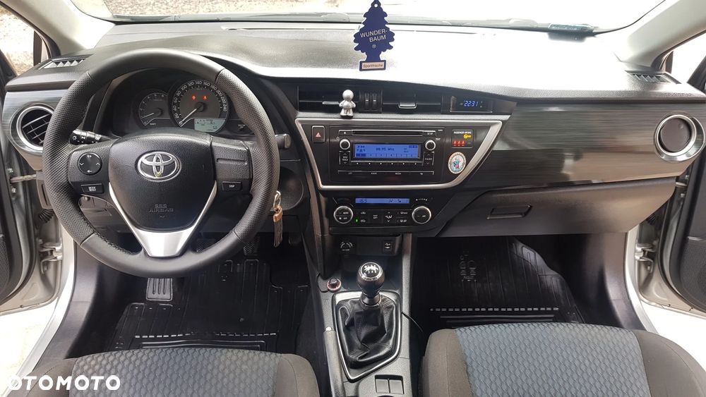 Toyota Auris - 19