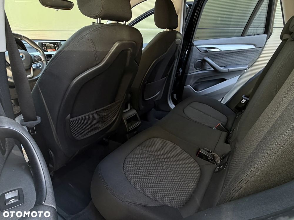 BMW X1 sDrive18d - 16