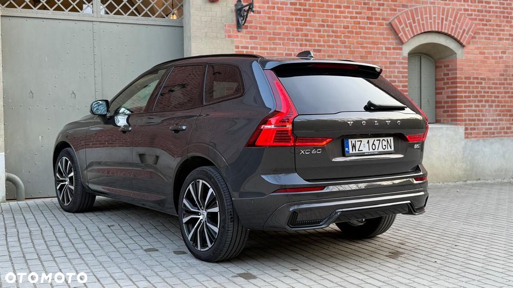 Volvo XC 60 B5 B AWD Ultra Dark - 13