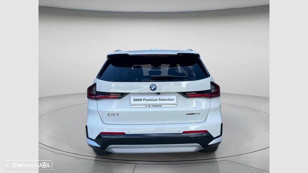 BMW iX1 eDrive20 - 9