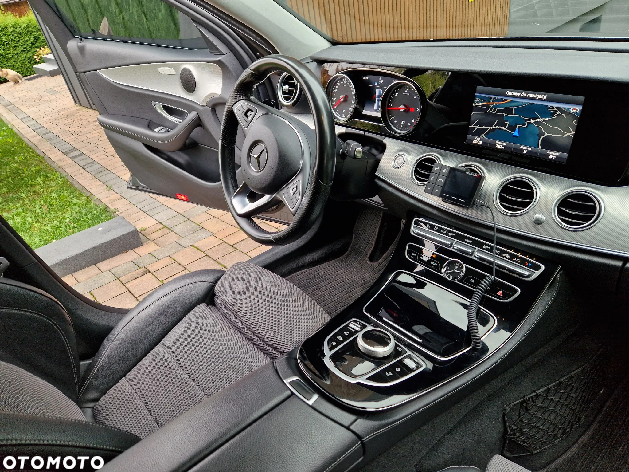 Mercedes-Benz Klasa E 220 d T 9G-TRONIC Avantgarde - 11