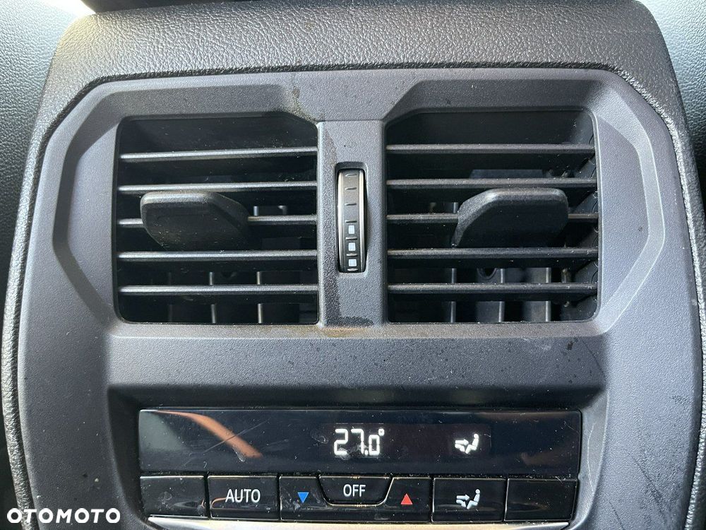 BMW Seria 3 318d - 14