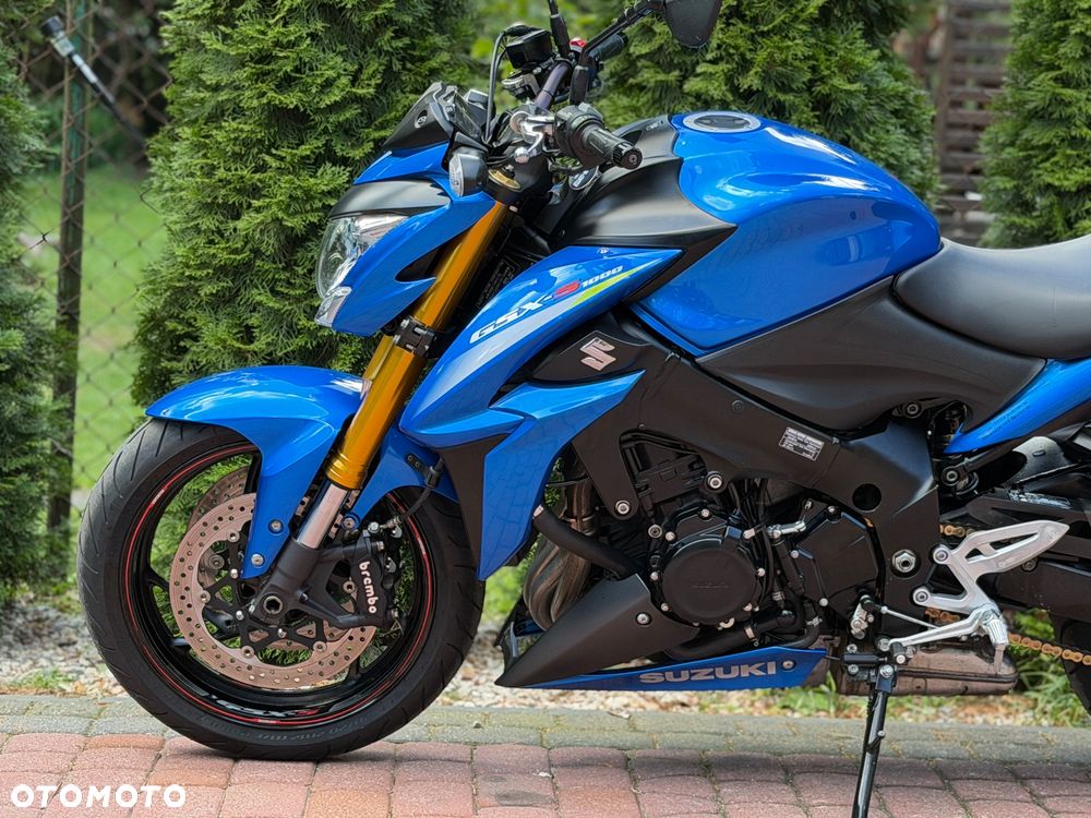 Suzuki GSX - 19