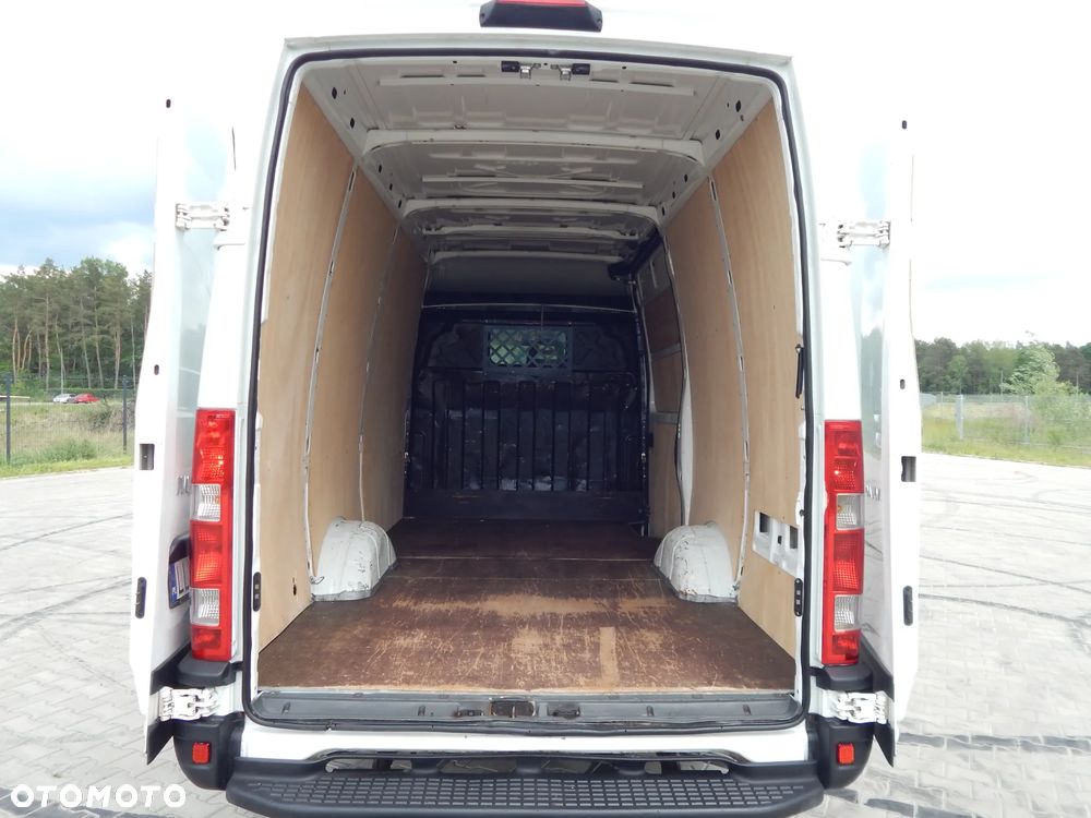 Iveco DAILY 35S15 2,3HPI L2H2 LIFT - 26