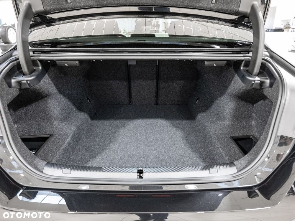 BMW Seria 5 520d xDrive mHEV - 12