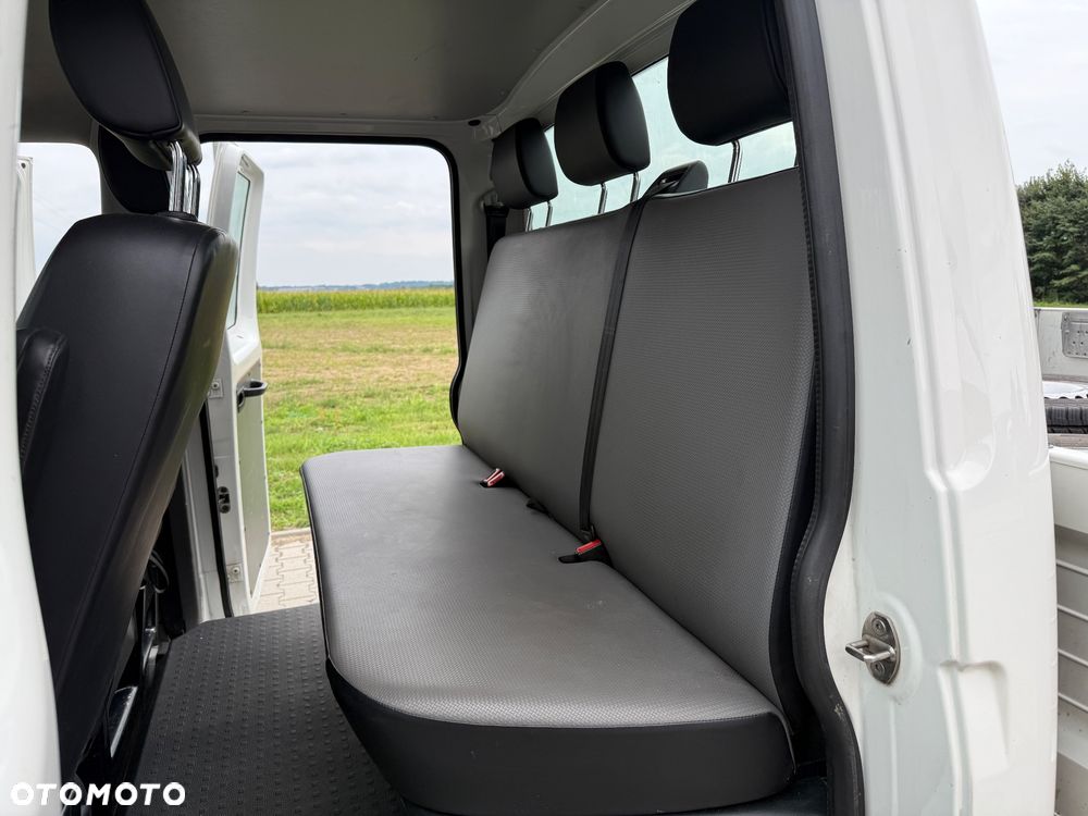 Volkswagen TRASNSPORTER DOKA - 13