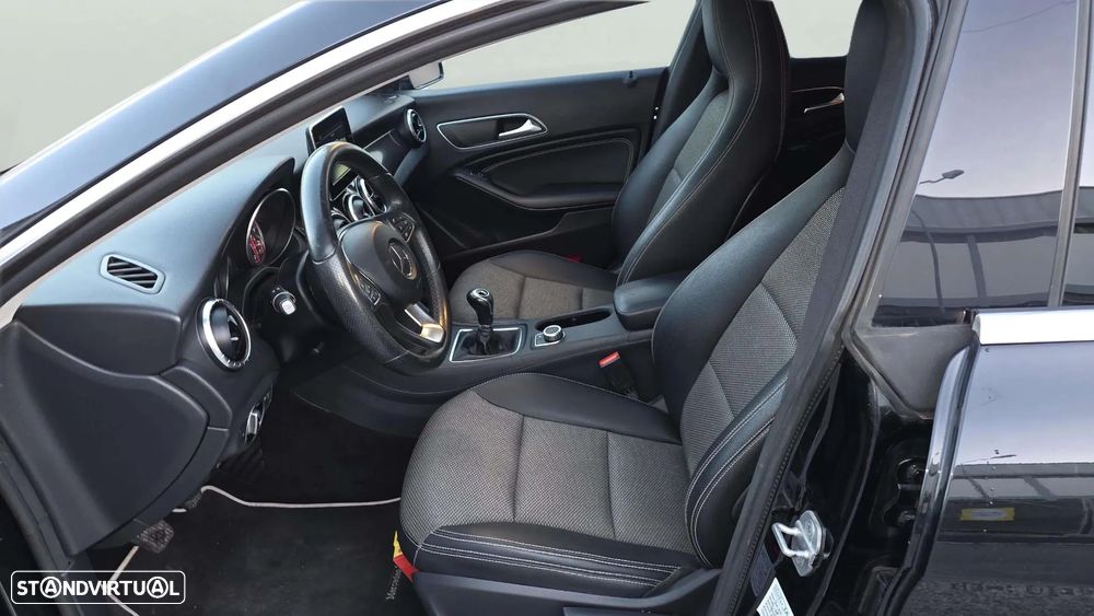 Mercedes-Benz CLA 180 Shooting Brake d AMG Line - 9