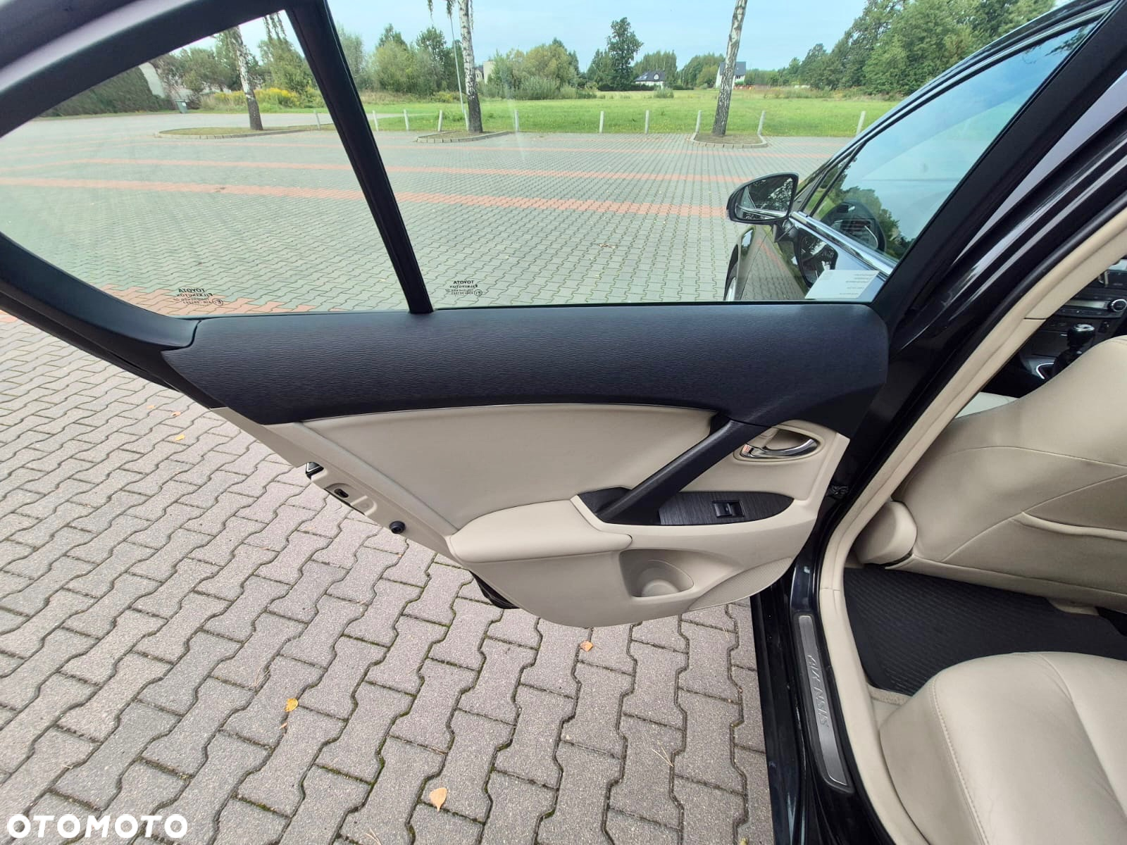 Toyota Avensis 1.8 Premium - 19
