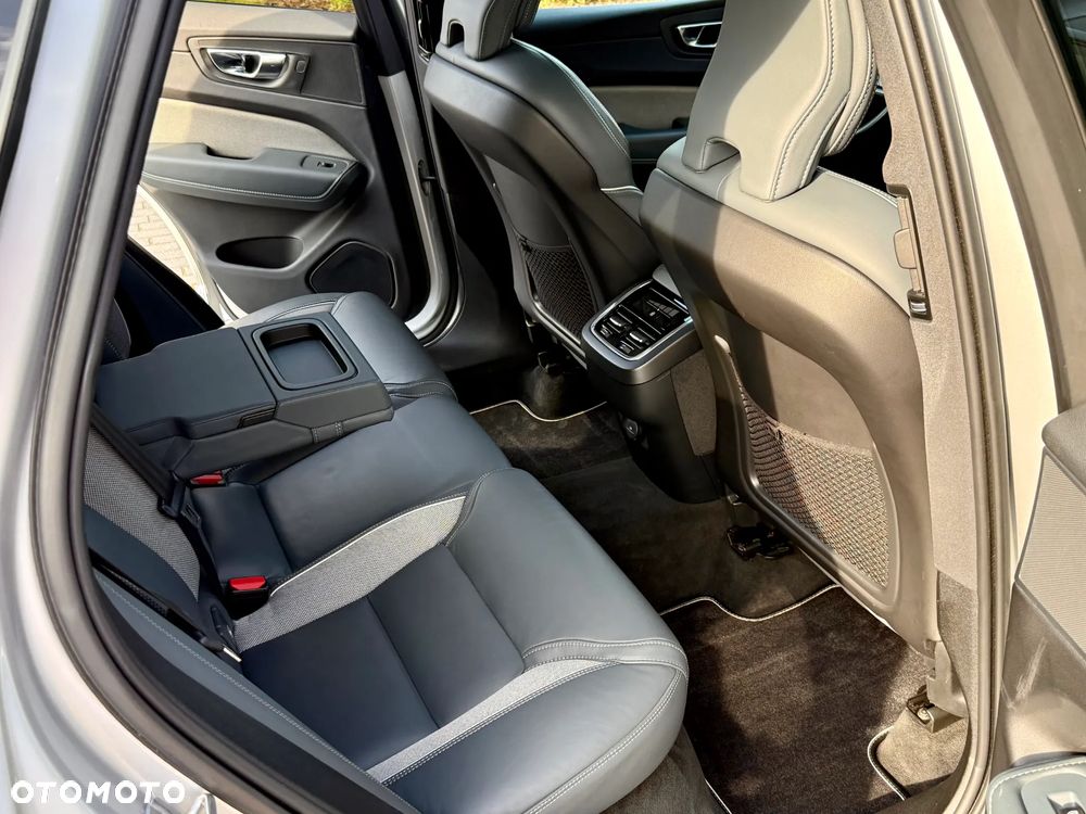 Volvo XC 60 B4 D AWD Geartronic RDesign - 34