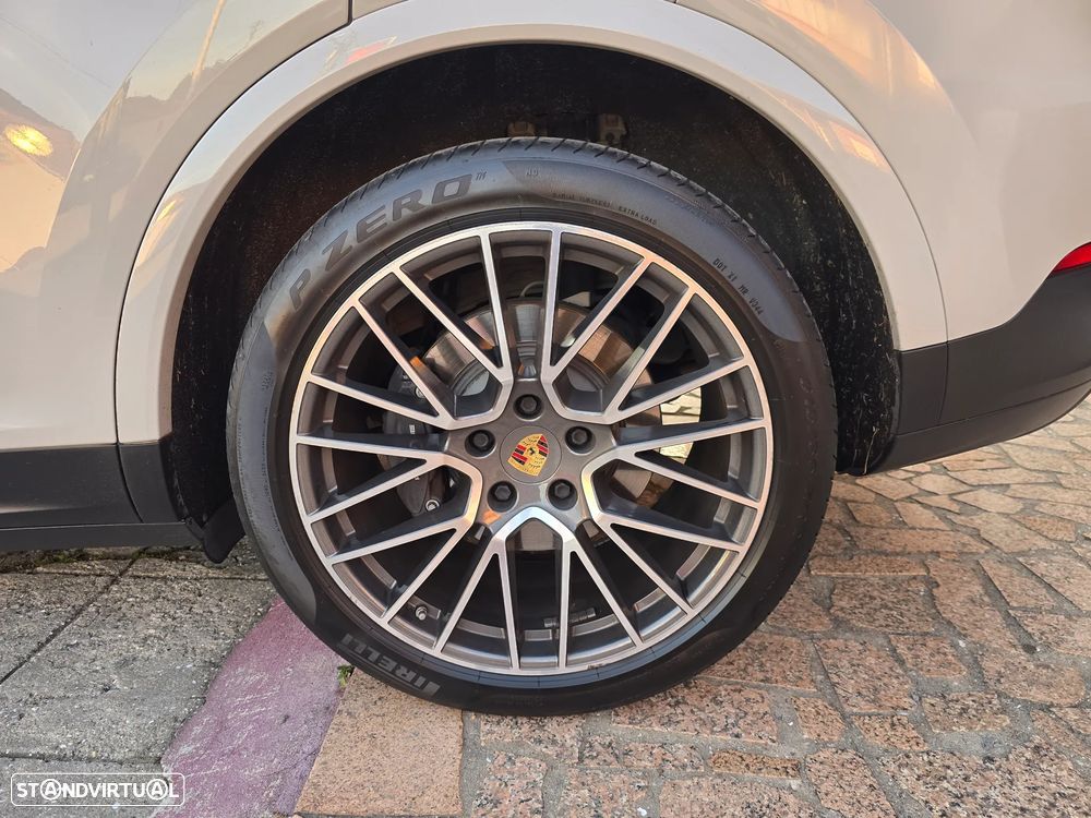 Porsche Cayenne E-Hybrid - 8