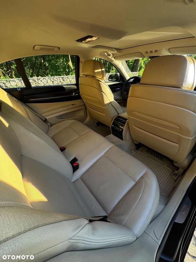 BMW Seria 7 730d - 13