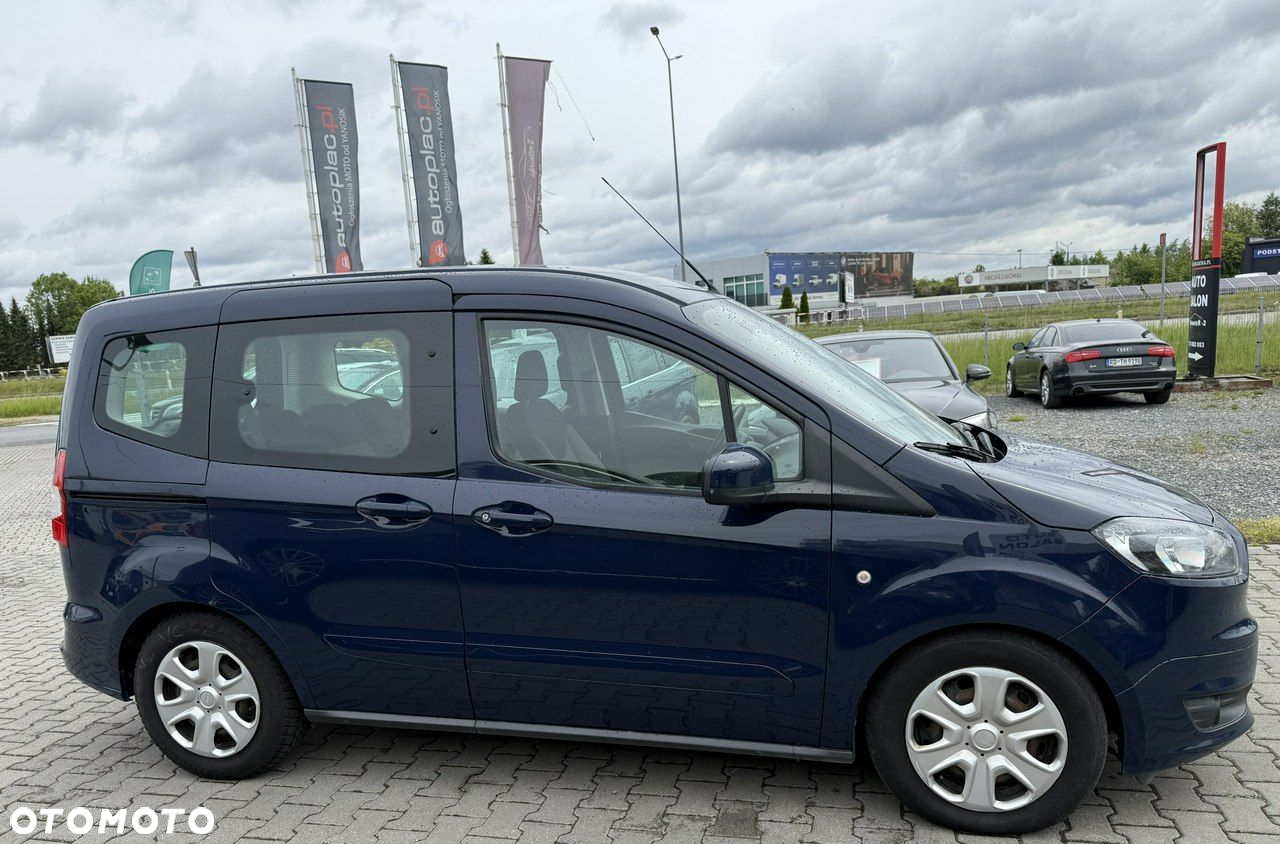 Ford Tourneo Courier - 12