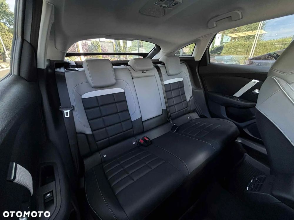 Citroën C4 1.2 PureTech Max S&S EAT8 - 19