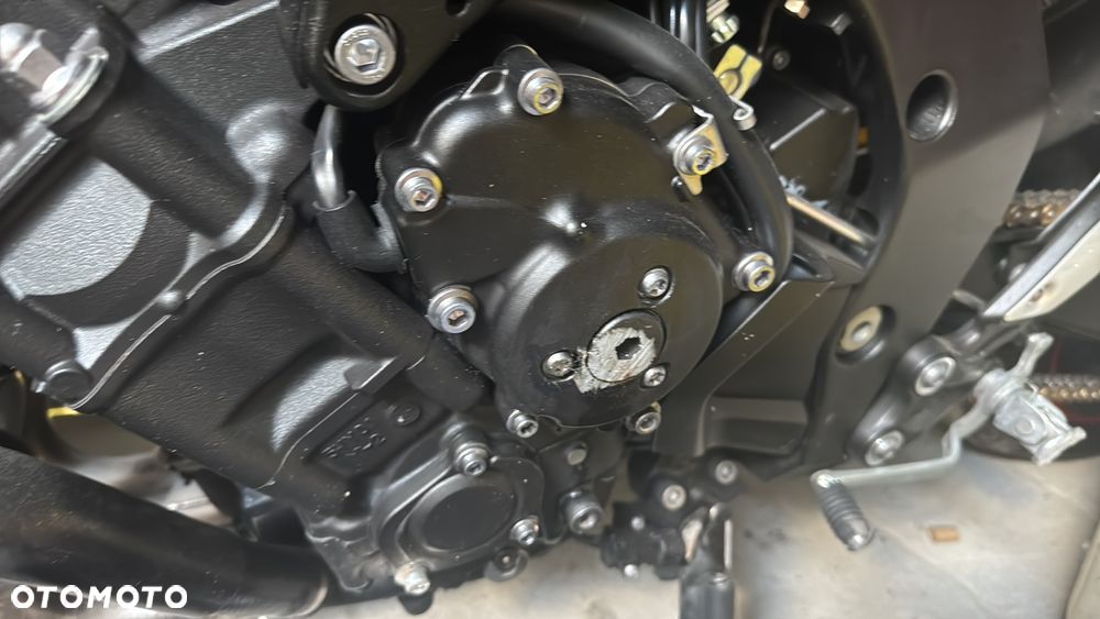Yamaha FZ8 - 6