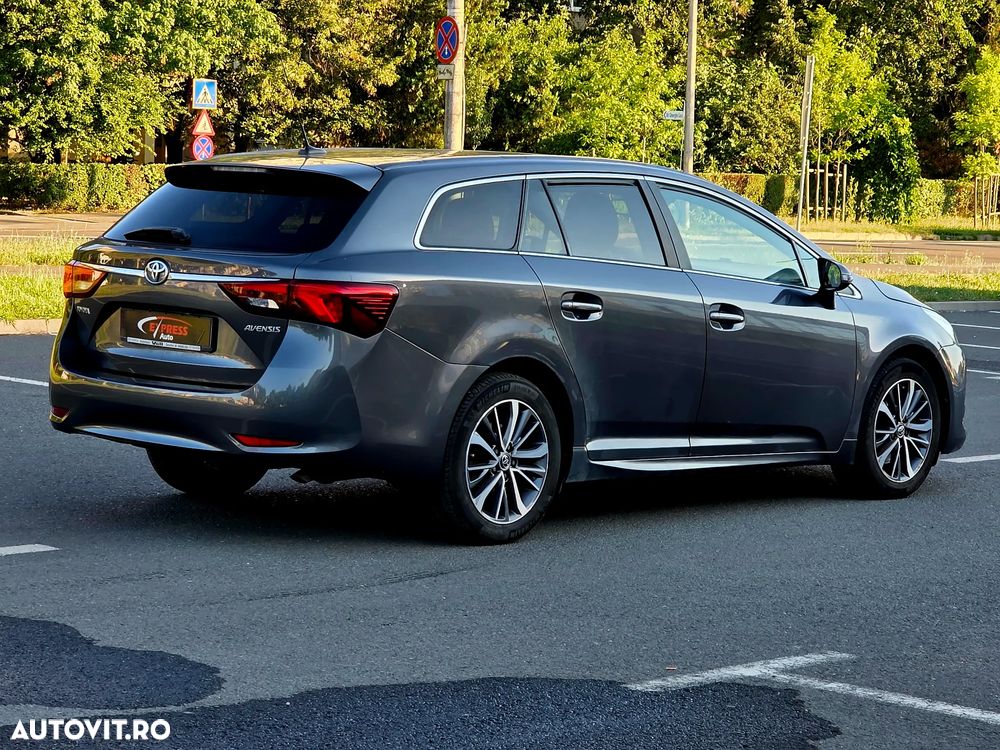 Toyota Avensis 2.0 D-4D Executive - 3