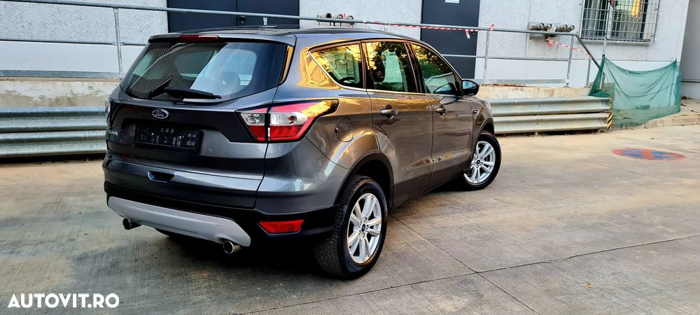 Ford Kuga 1.5 TDCi 2WD Trend - 4