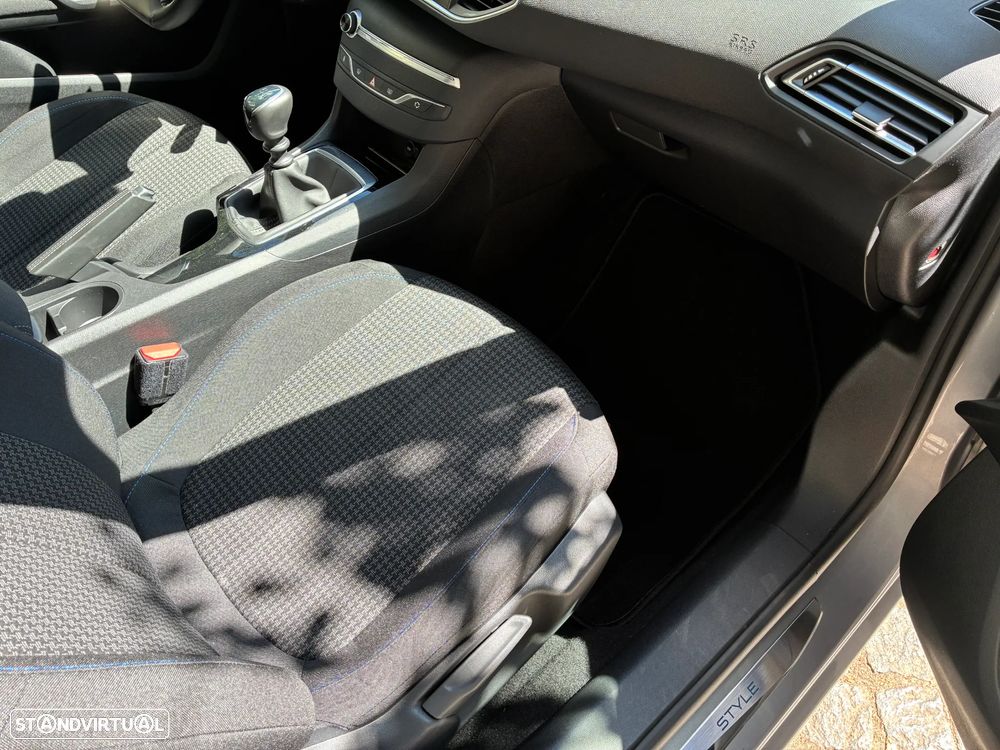 Peugeot 308 SW 1.5 BlueHDi Style - 18