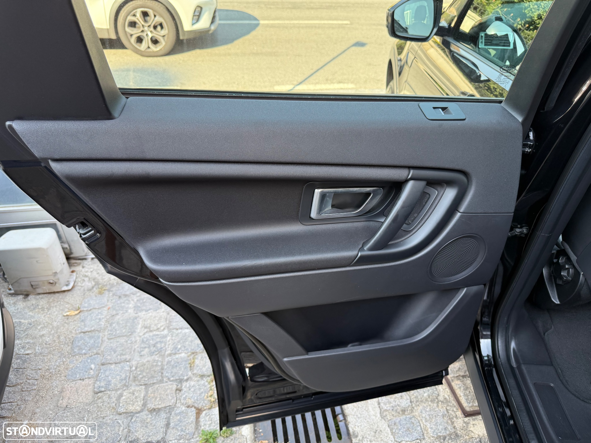 Land Rover Discovery Sport 2.0 eD4 HSE Luxury - 48