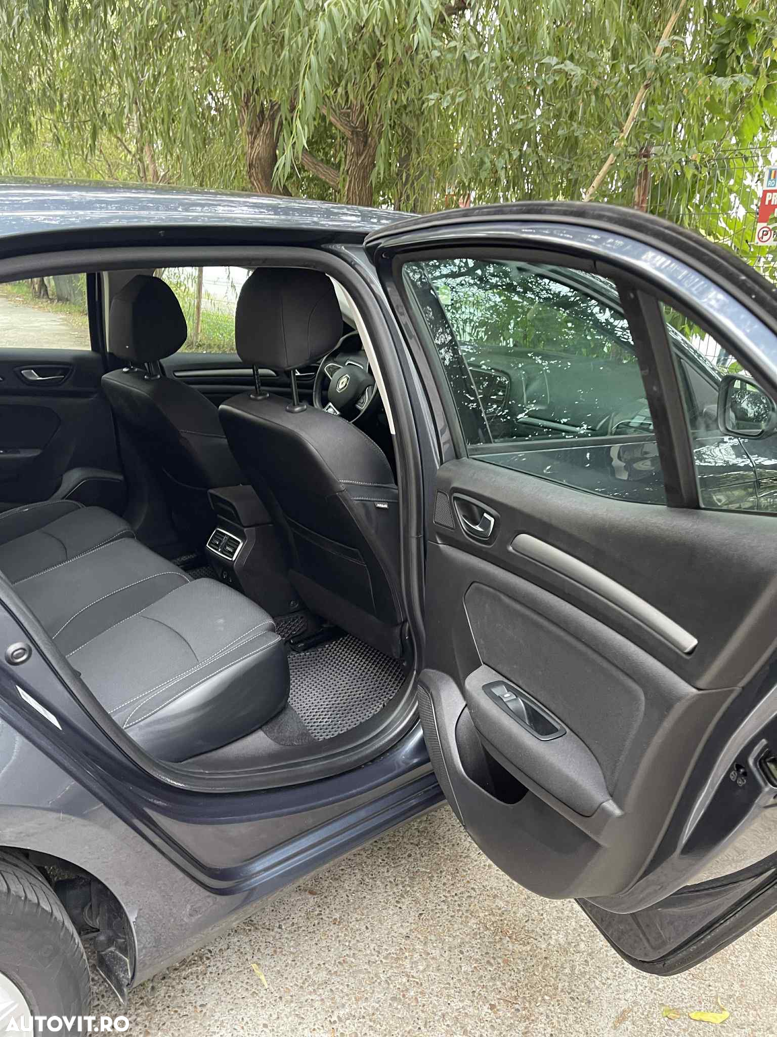 Renault Megane Blue dCi 116 EDC Intens - 10