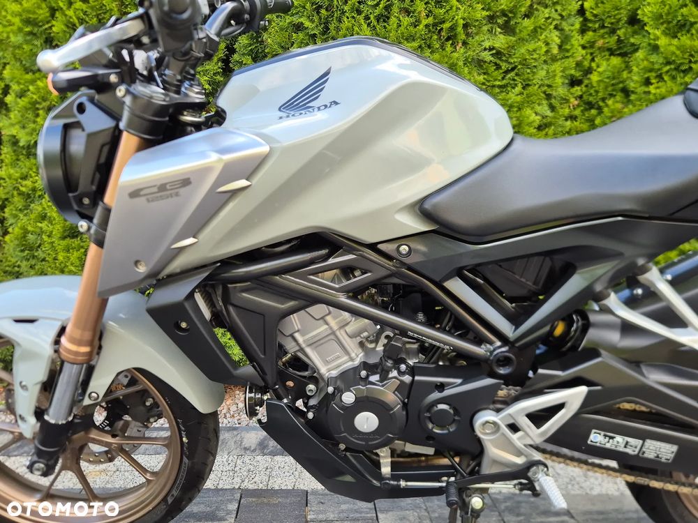 Honda CB - 16