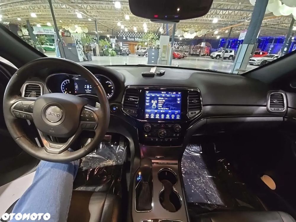 Jeep Grand Cherokee - 8