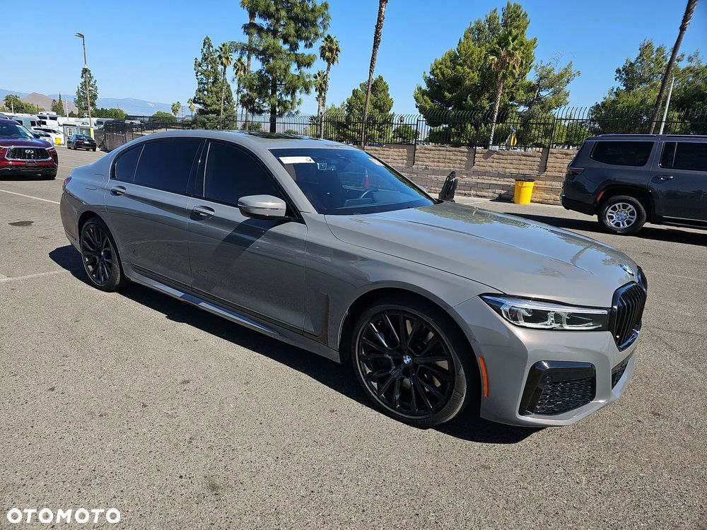 BMW Seria 7 740i sport - 1