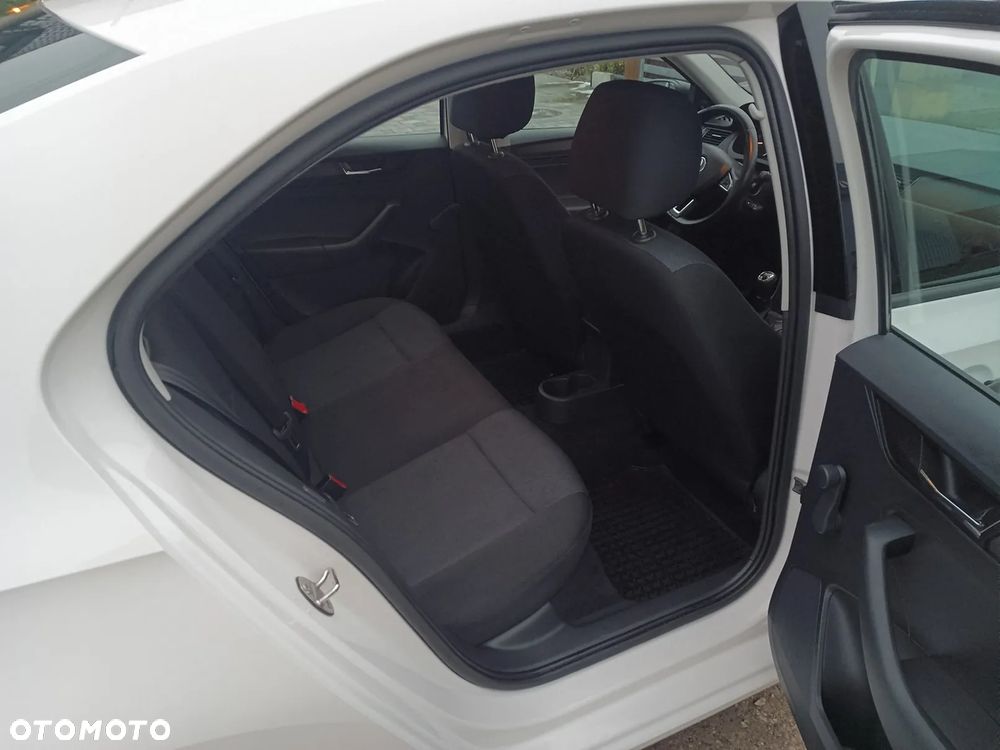 Skoda RAPID 1.0 TSI Active - 23