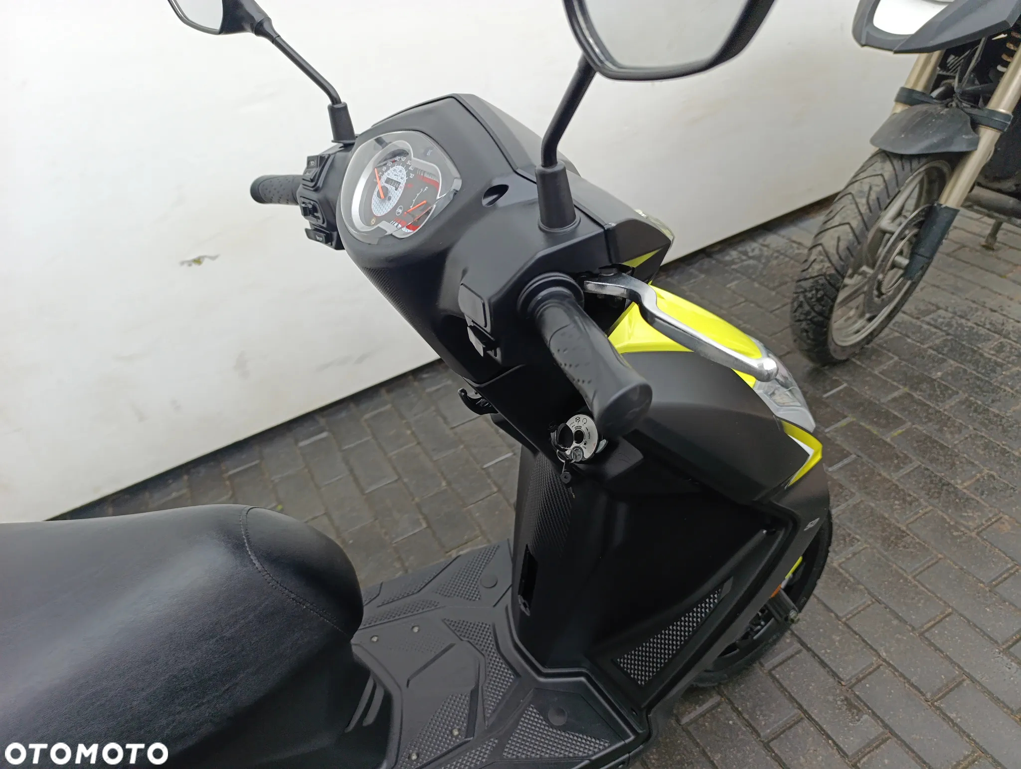 SYM Orbit - 24