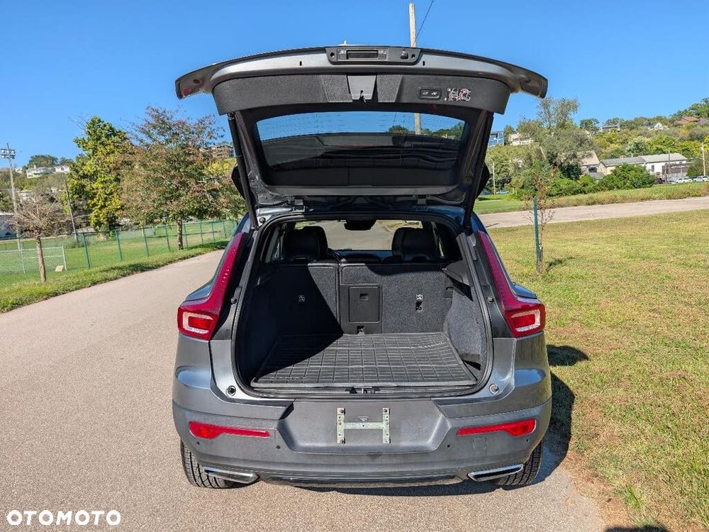 Volvo XC 40 - 25