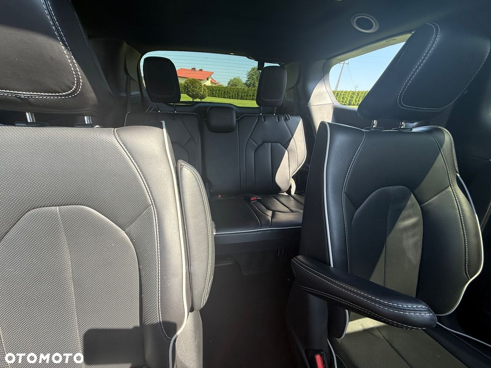Chrysler Pacifica - 8