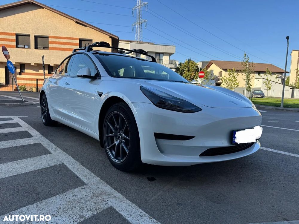 TESLA Model 3 2022 — imagine 2