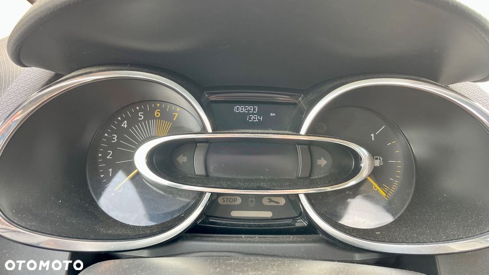 Renault Clio 1.2 16V Life - 11
