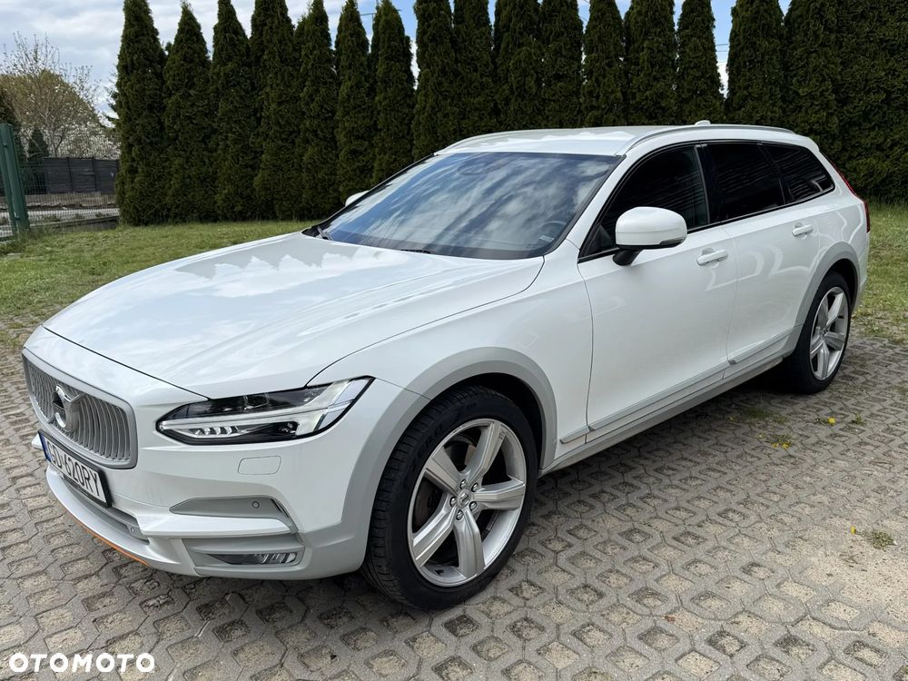 Volvo V90 Cross Country D4 AWD Ocean Race - 3