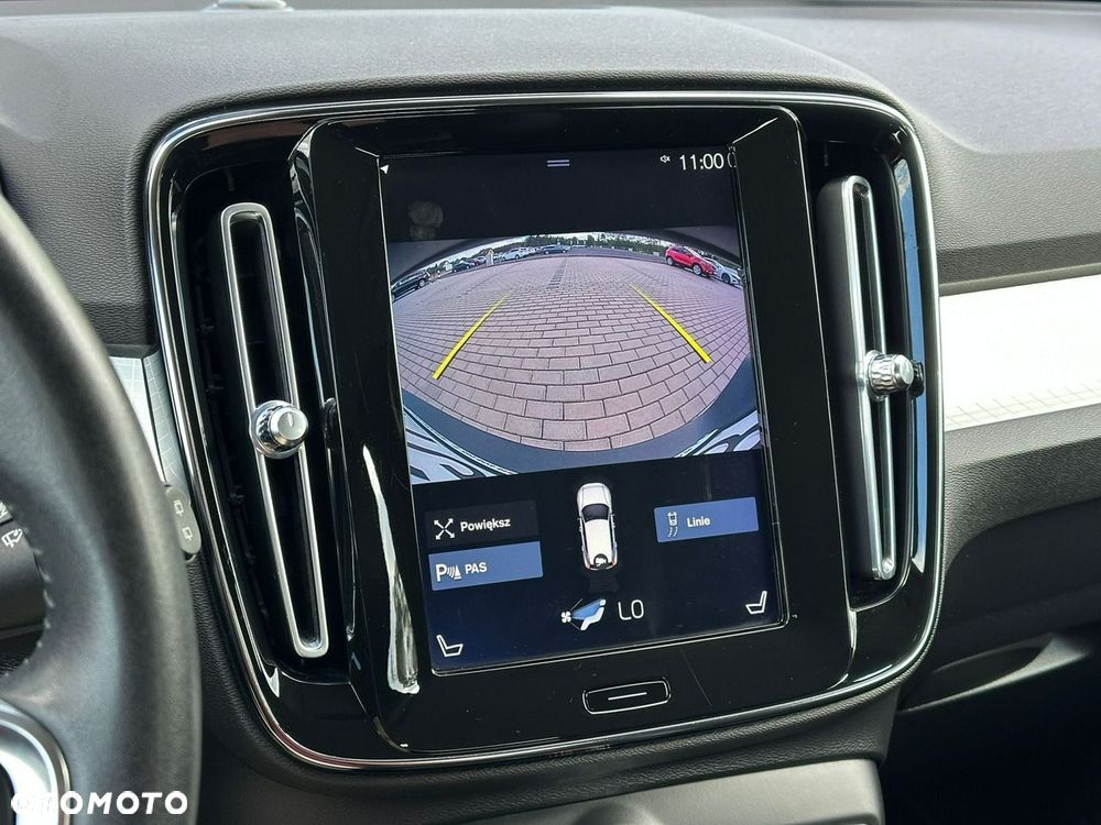 Volvo XC 40 T3 Geartronic Momentum - 24