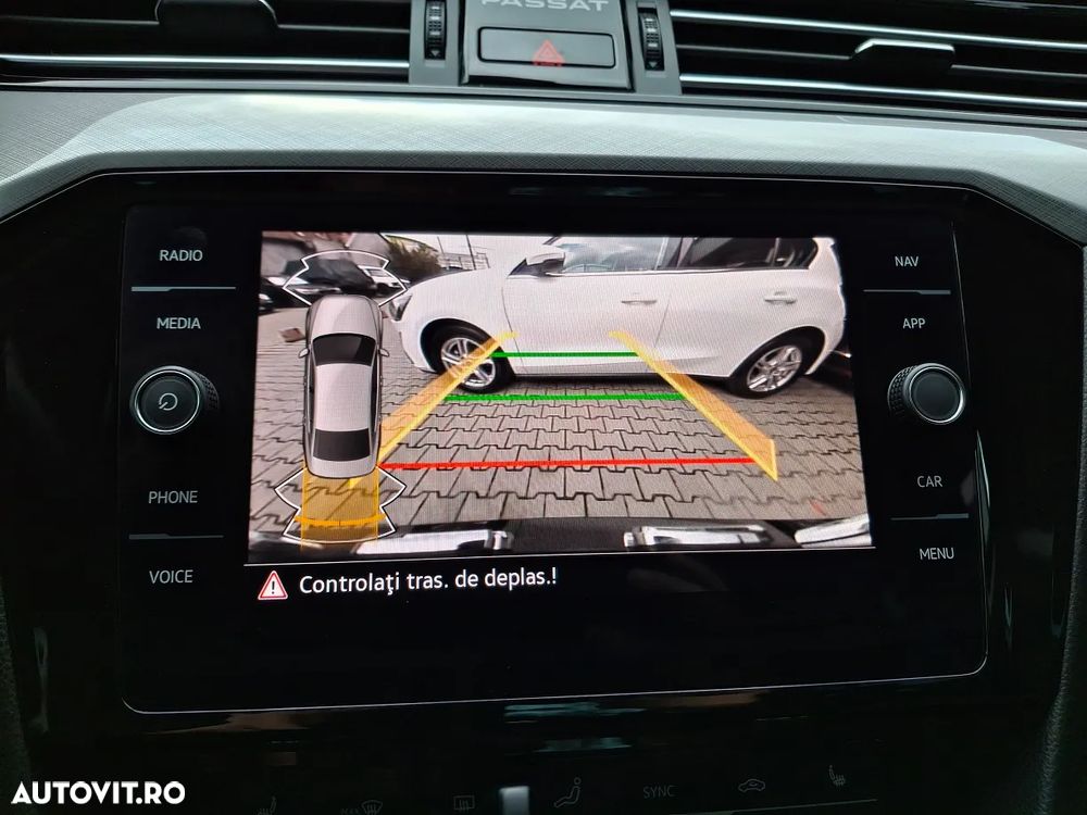 Volkswagen Passat 2.0 TDI DSG Comfortline - 17