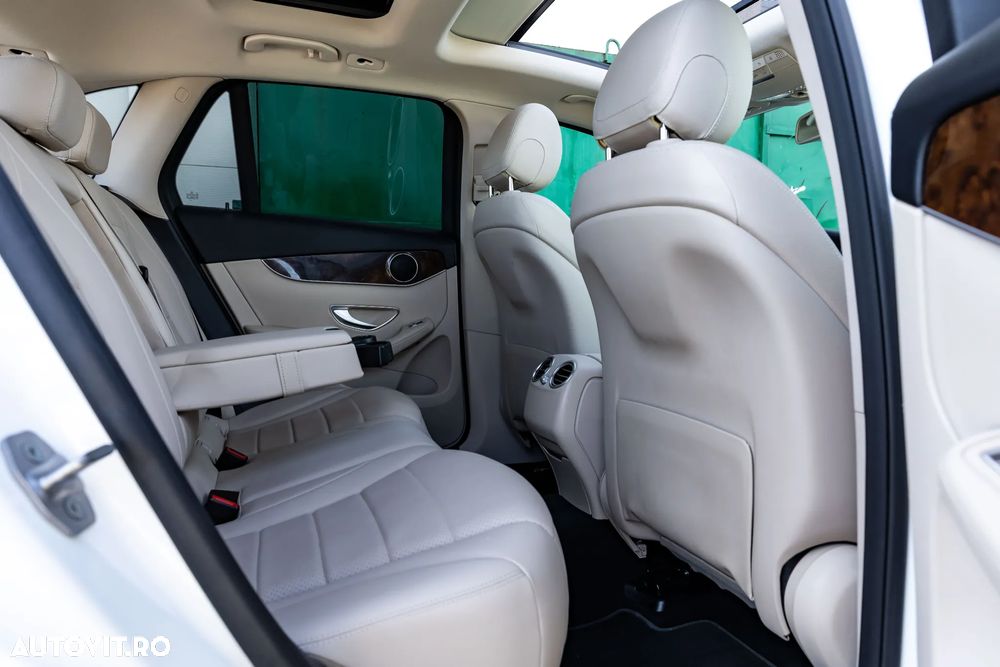 Mercedes-Benz GLC - 21