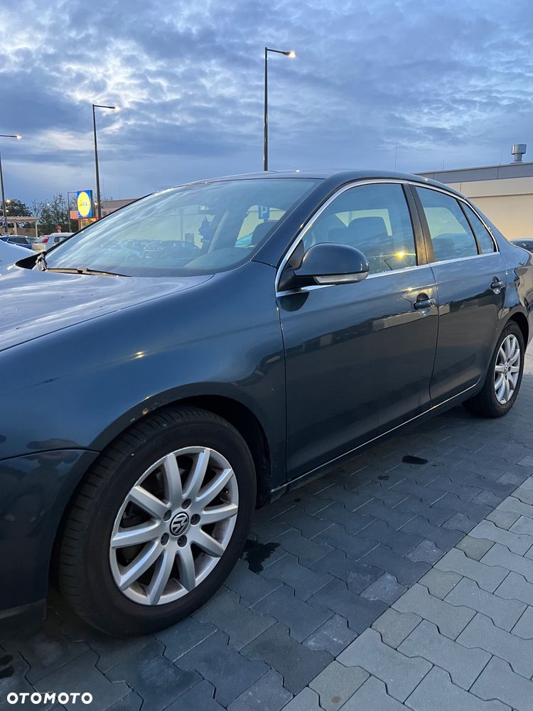 Volkswagen Jetta 1.9 TDI Trendline - 15