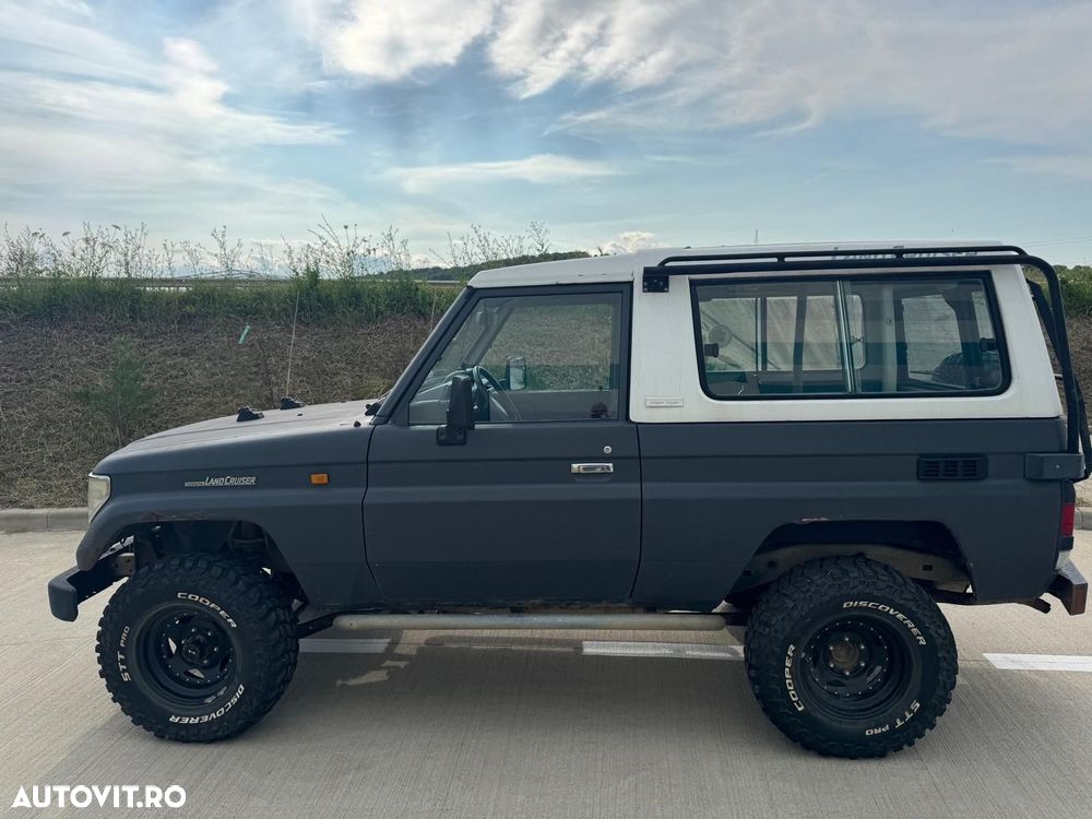 Toyota Land Cruiser - 3
