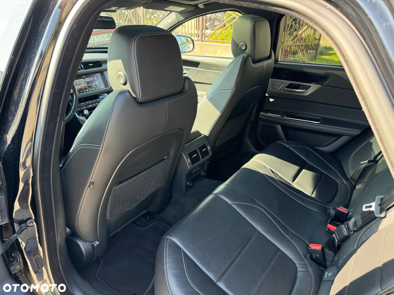 Jaguar XF 3.0 TDV6 300 Sport - 16