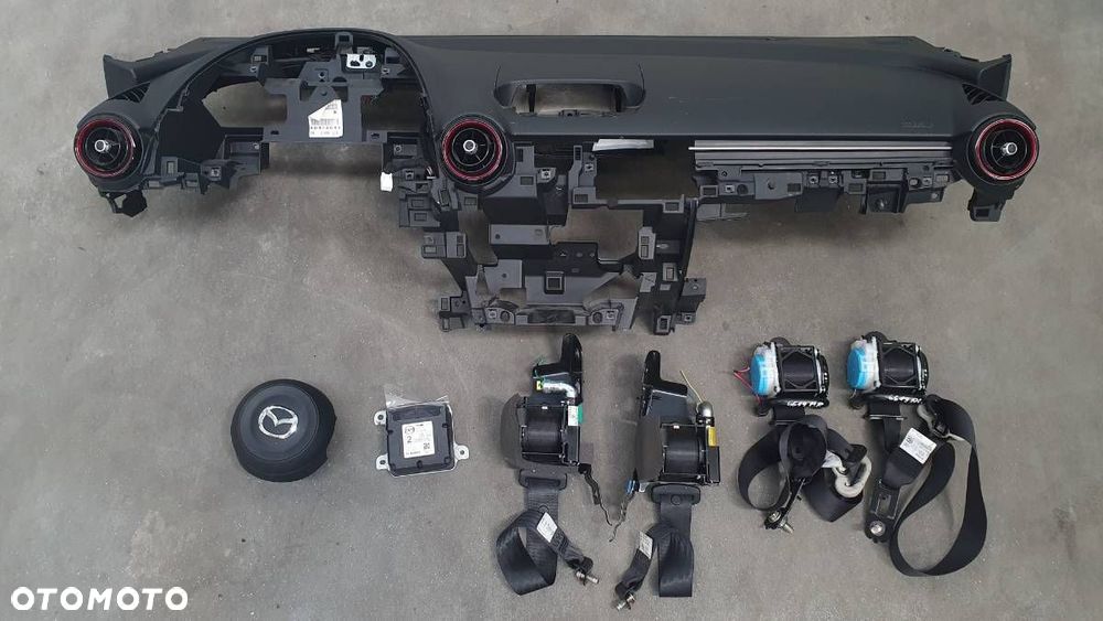 KOKPIT DESKA ROZDZIELCZA KONSOLA SENSOR PODUSZKA PASY MAZDA CX-3 DK EU - 1