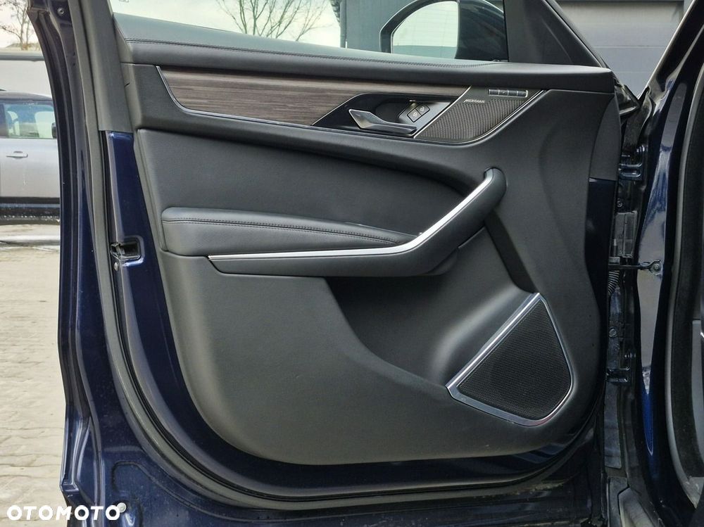 Jaguar F-Pace P250 AWD SE - 18