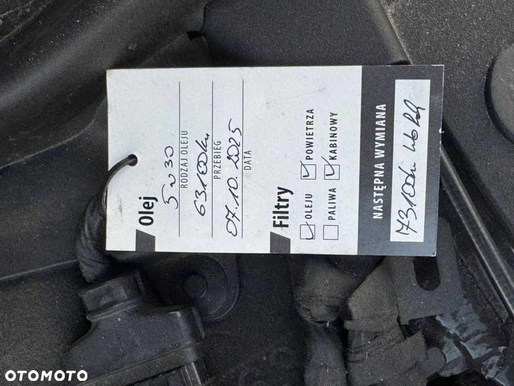 BMW Seria 8 - 32