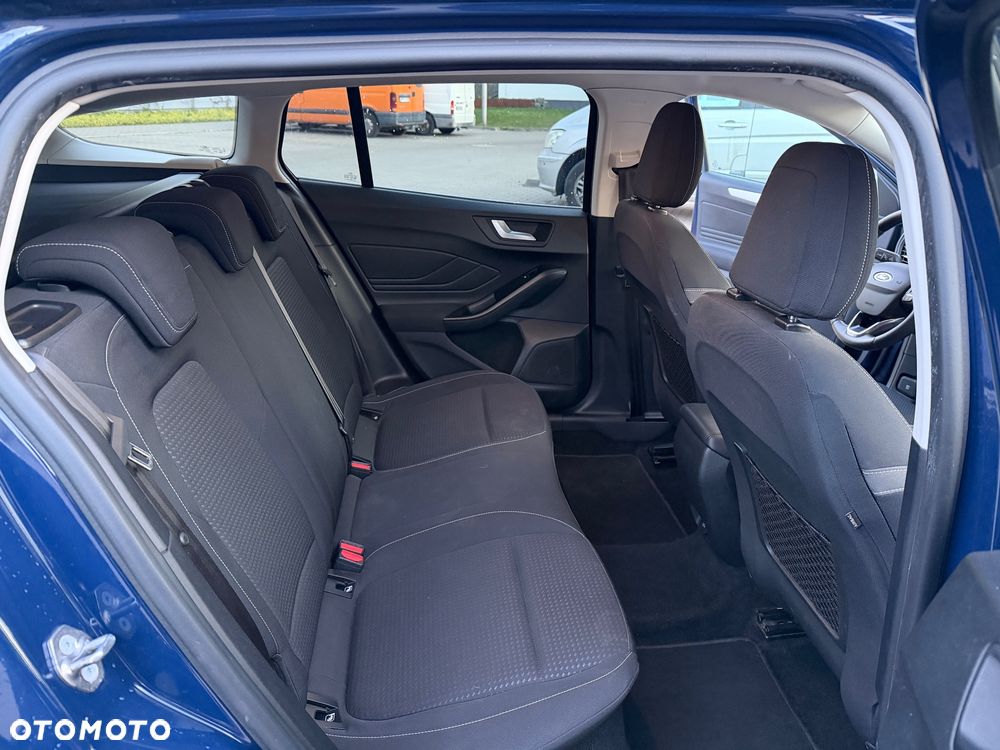 Ford Focus 1.0 EcoBoost Titanium - 24