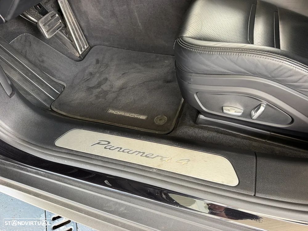 Porsche Panamera 4 E-Hybrid - 21