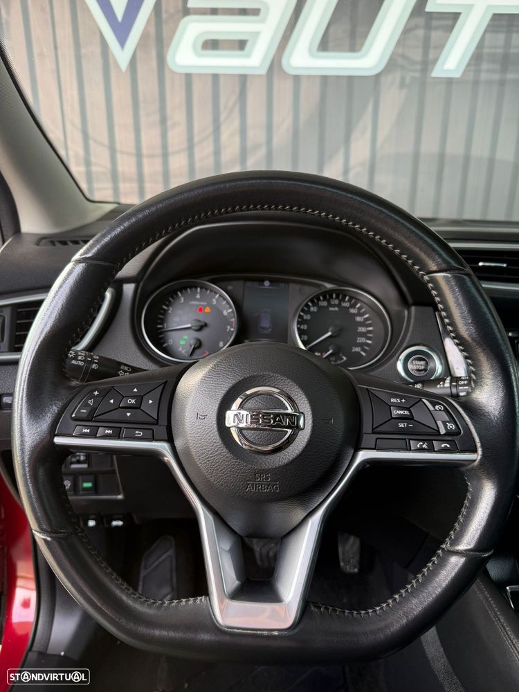 Nissan Qashqai 1.2 DIG-T N-Connecta 18 Xtronic - 24